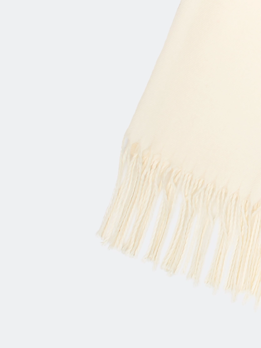 Тонкий палантин с бахромой