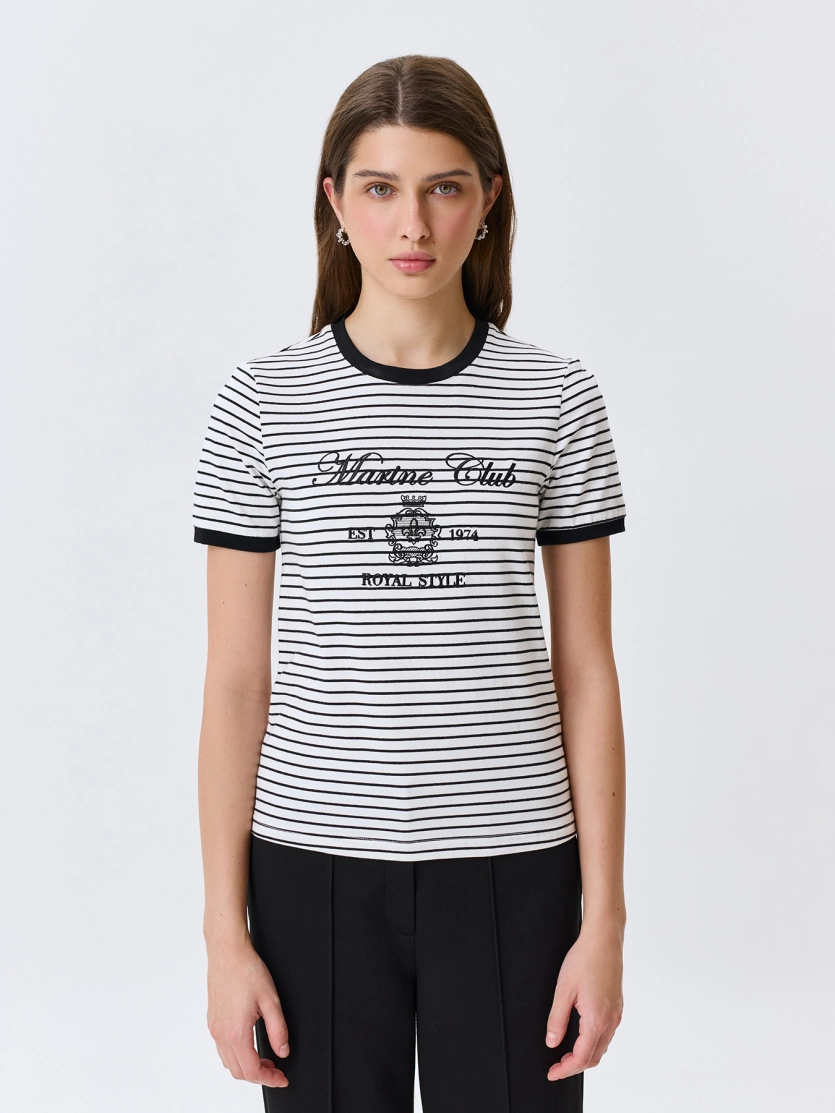 Футболка в полоску с вышивкой