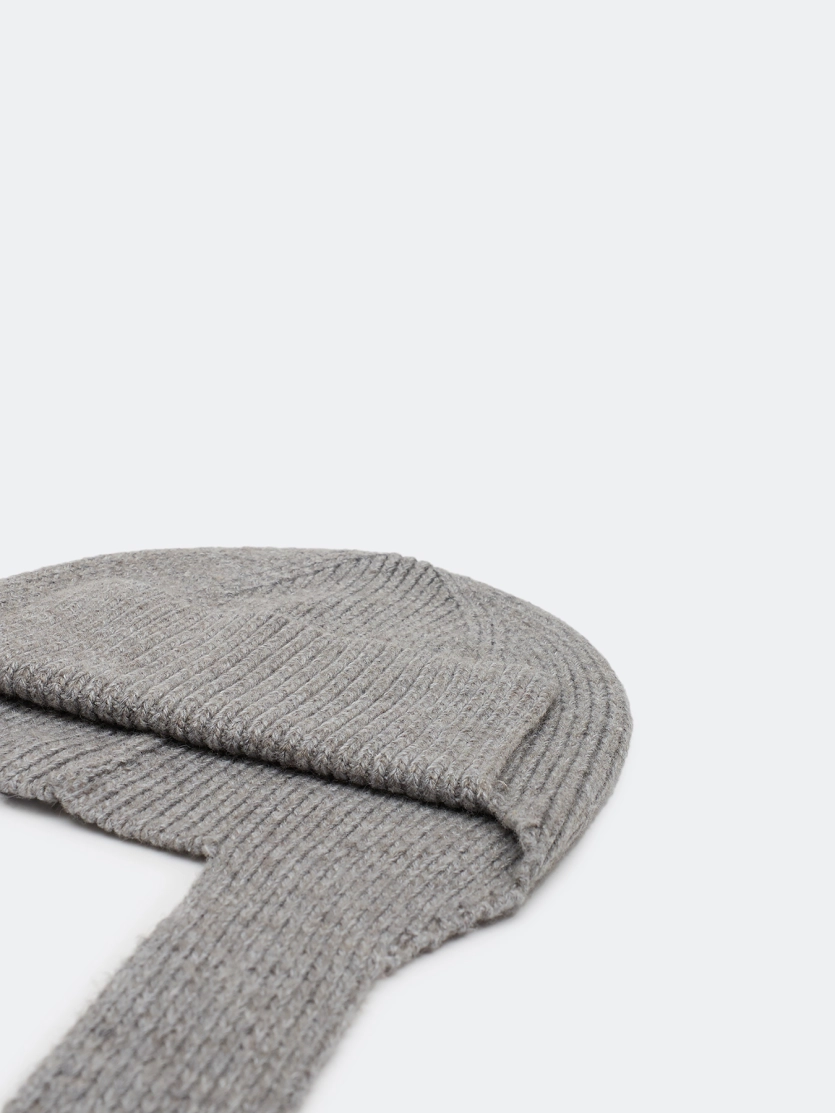 Шапка-чепчик с шерстью