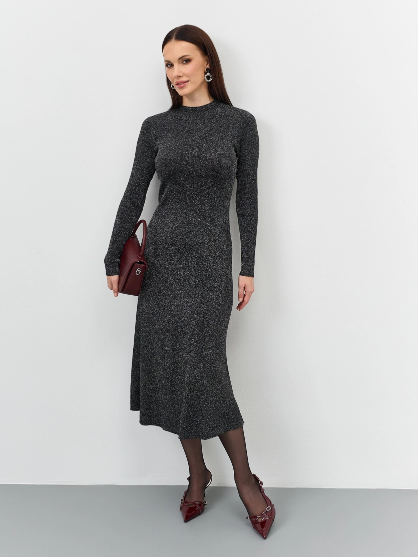 Платье с мерцающим люрексом и отрытой спиной