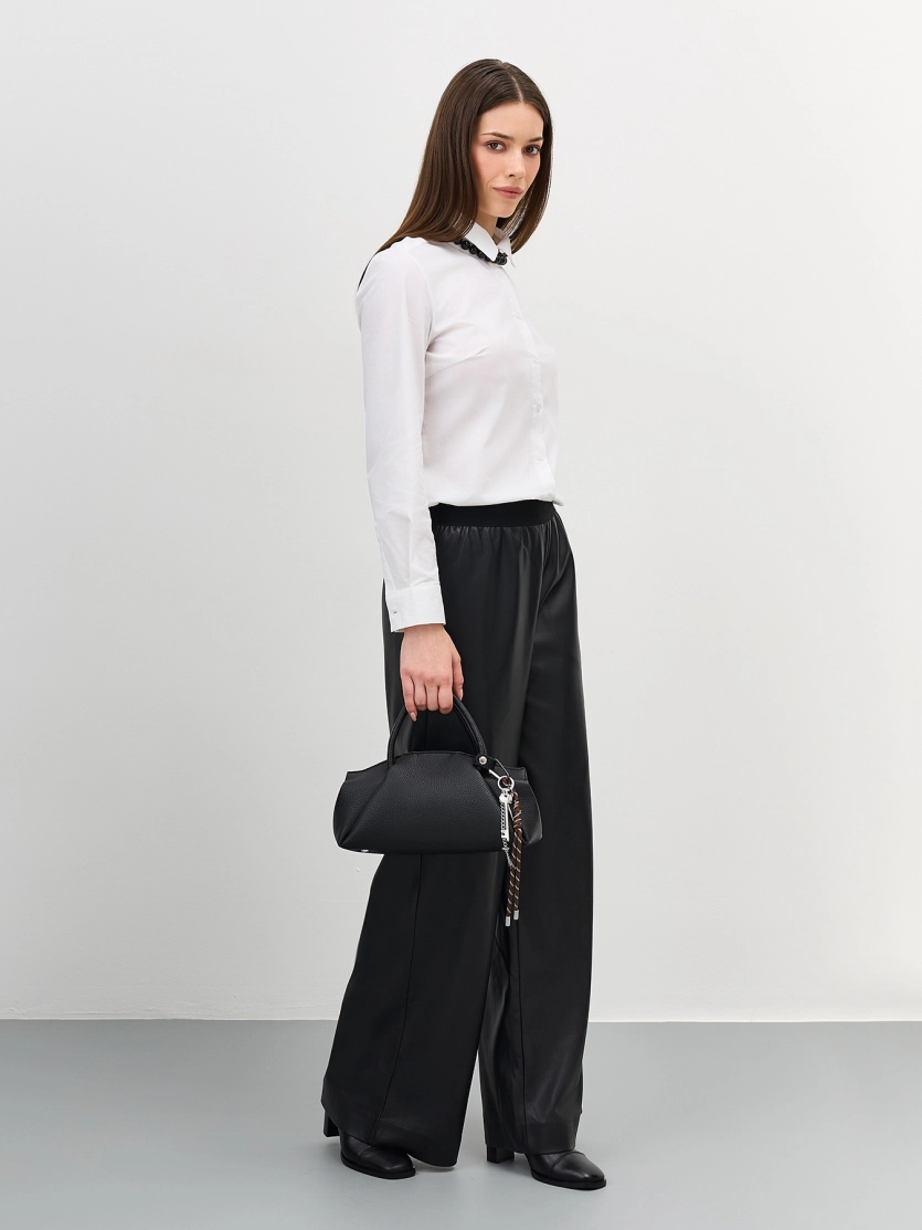 Cумка из эко кожи с акцентным обвесом