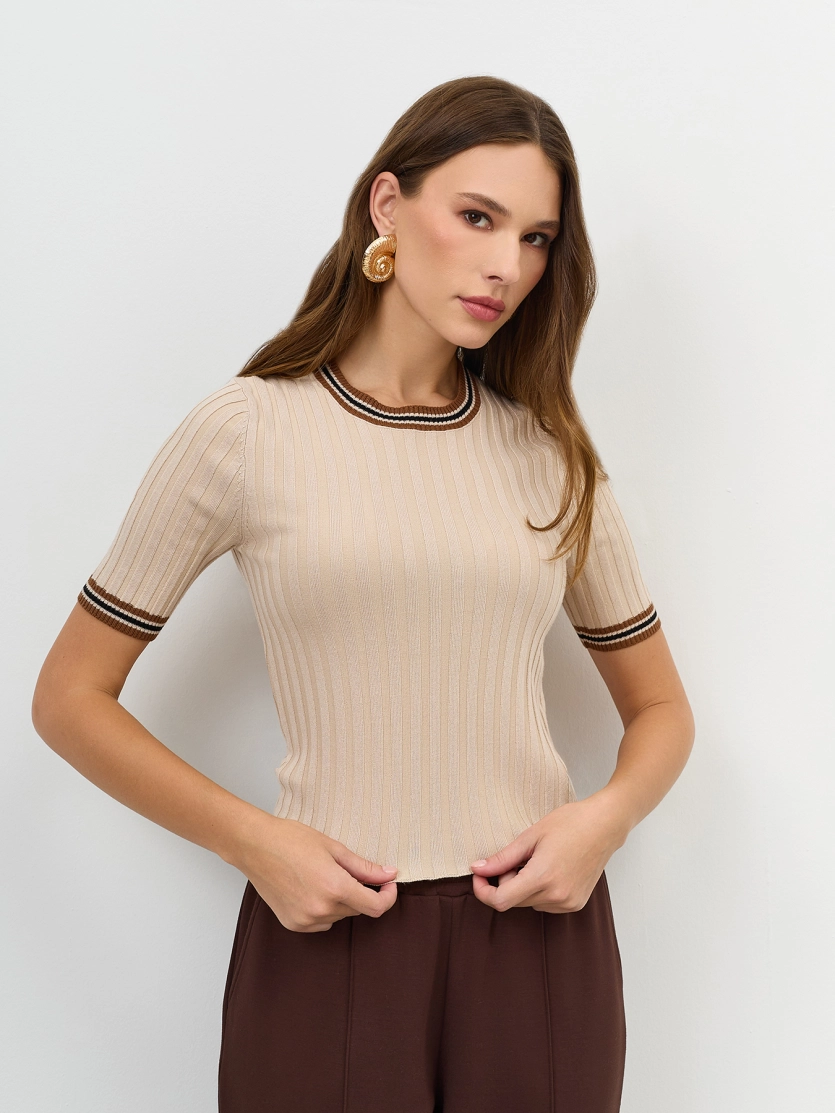 Укороченный джемпер в рубчик