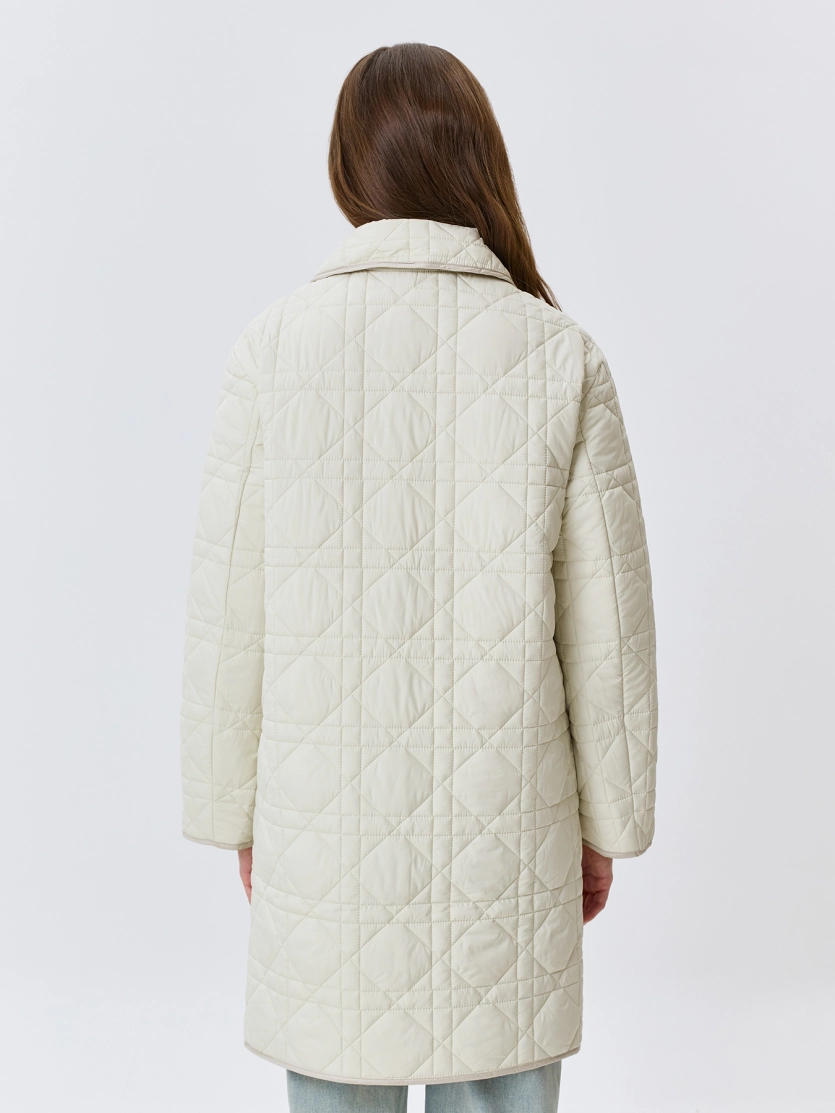 Укороченное стеганое пальто