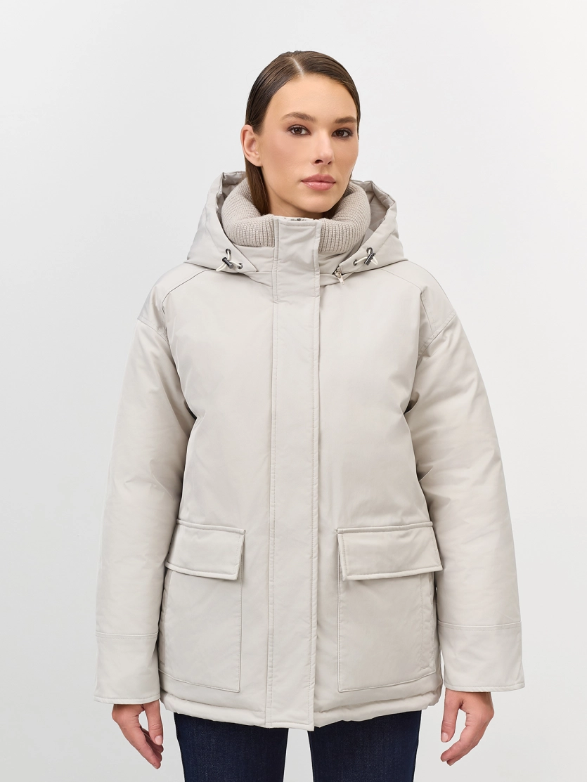 Минималистичная куртка с вязаным воротником