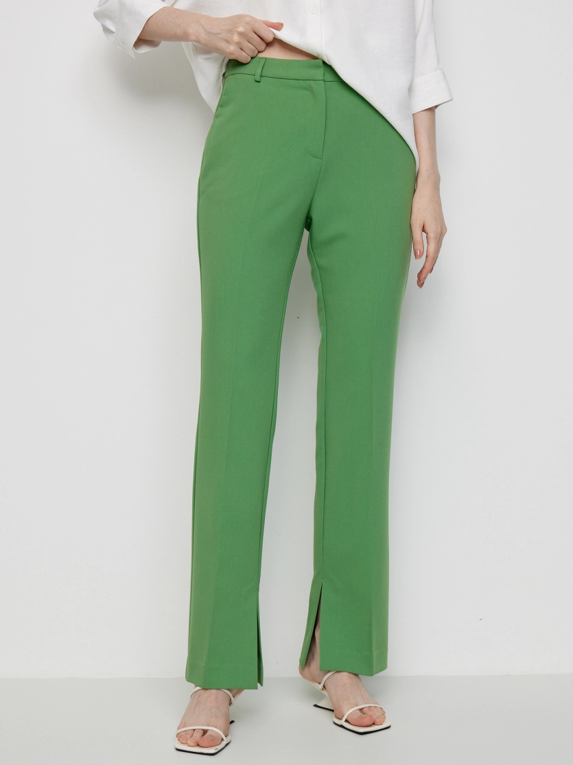 Костюмные брюки в зеленом оттенке