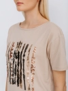 Женственная футболка с горловиной лодочка и принтом пайетками