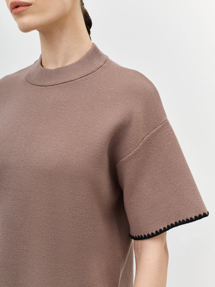 Свободный джемпер с коротким рукавом