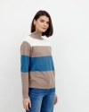Трёхцветный свитер со стойкой