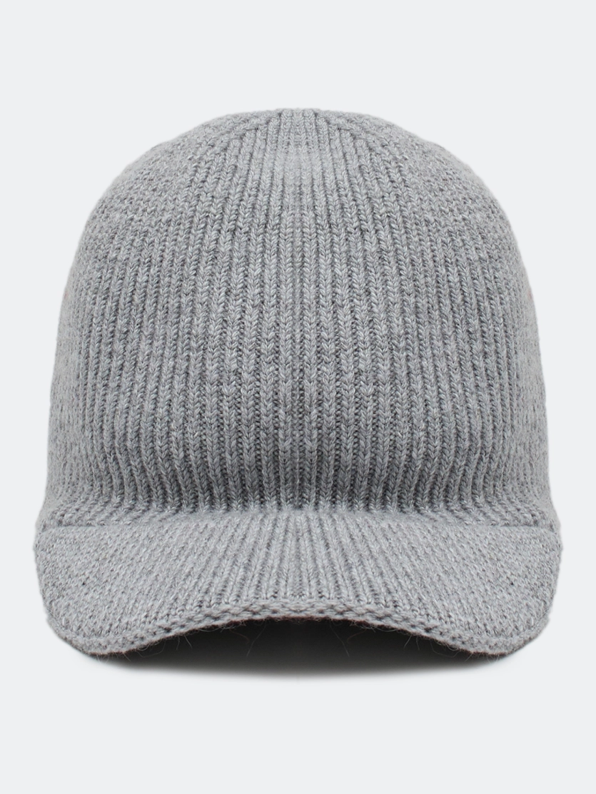 Вязаная кепка с козырьком 