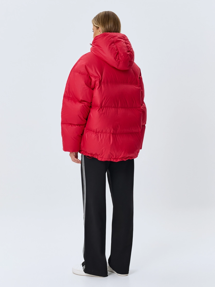 Яркий пуховик Oversize