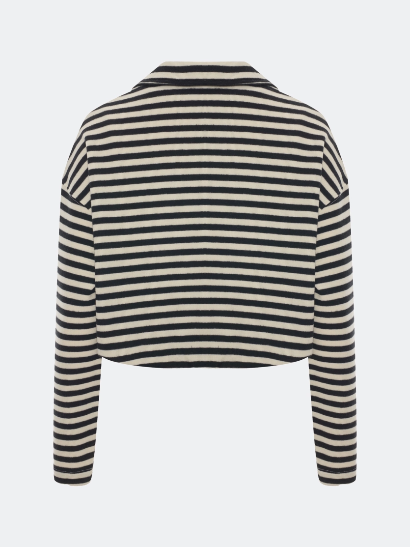 Джемпер в контрастную полоску