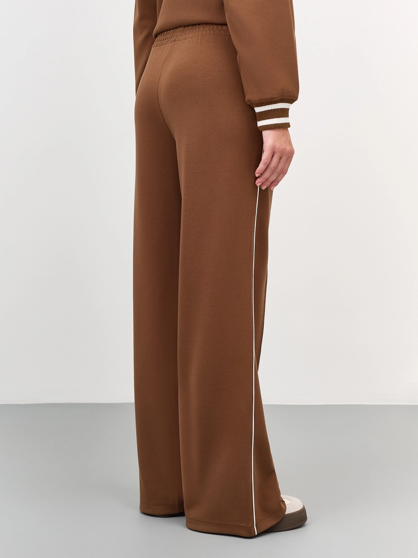 Трикотажные брюки с контрастным кантом