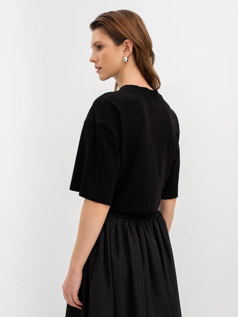 Укороченная футболка oversize