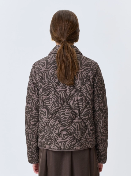 Утепленный жакет с анималистичным принтом
