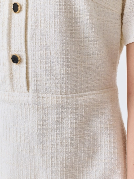 Трикотажное платье с металлическими пуговицами