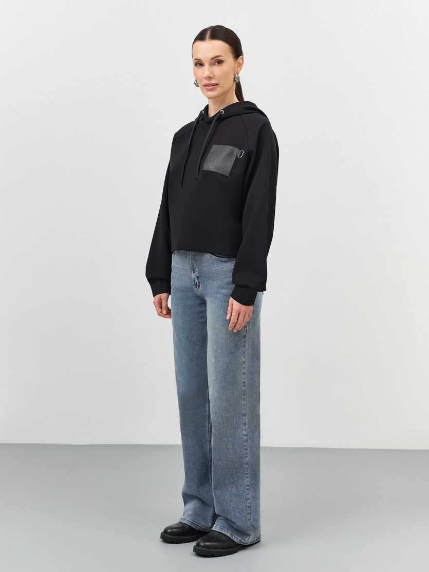 Широкие джинсы с акцентной варкой