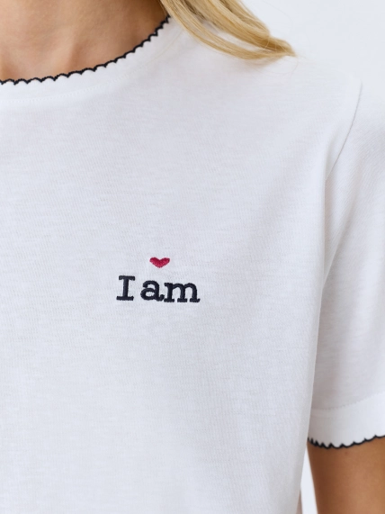 Футболка из тенселя с деликатной вышивкой