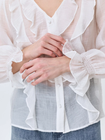 Романтичная блузка с воланами