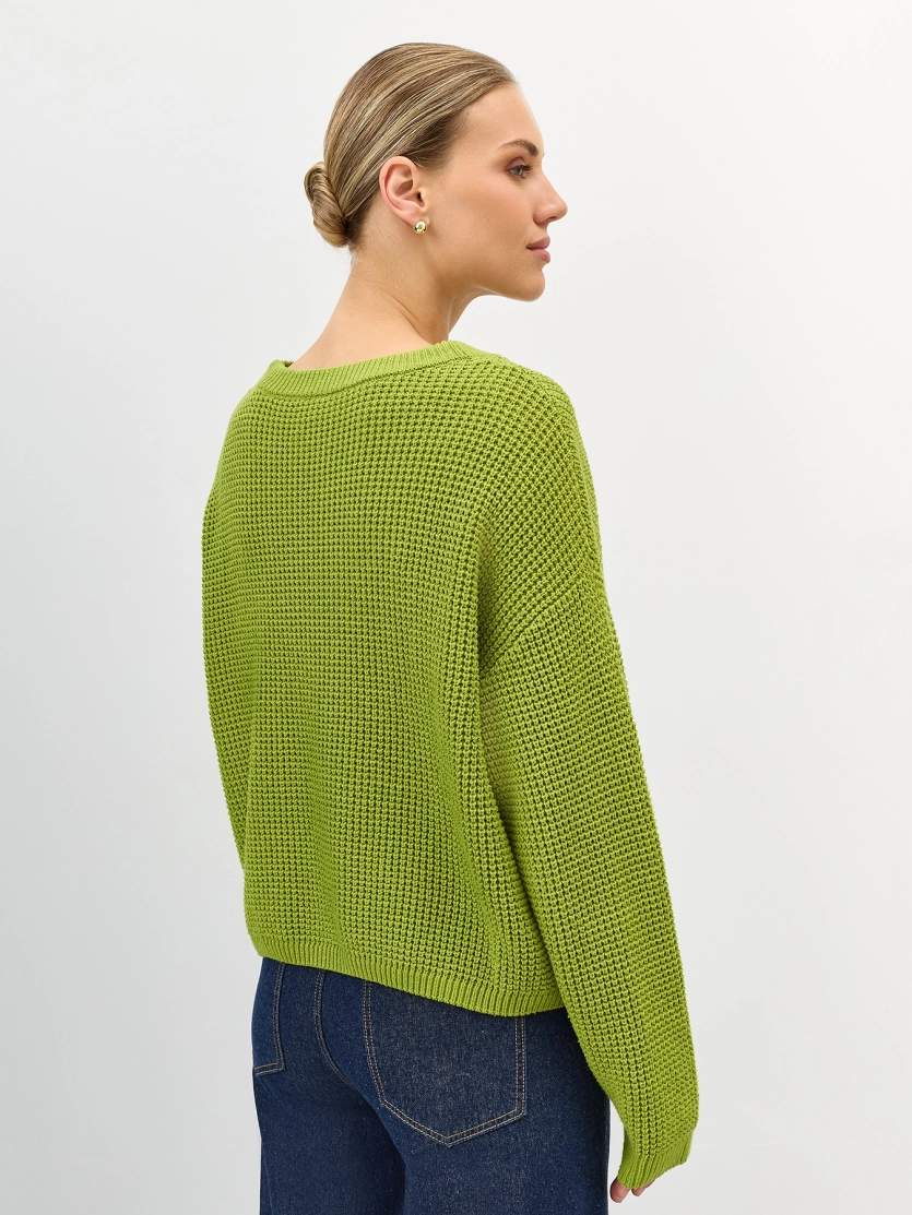 Яркий свитер из хлопка