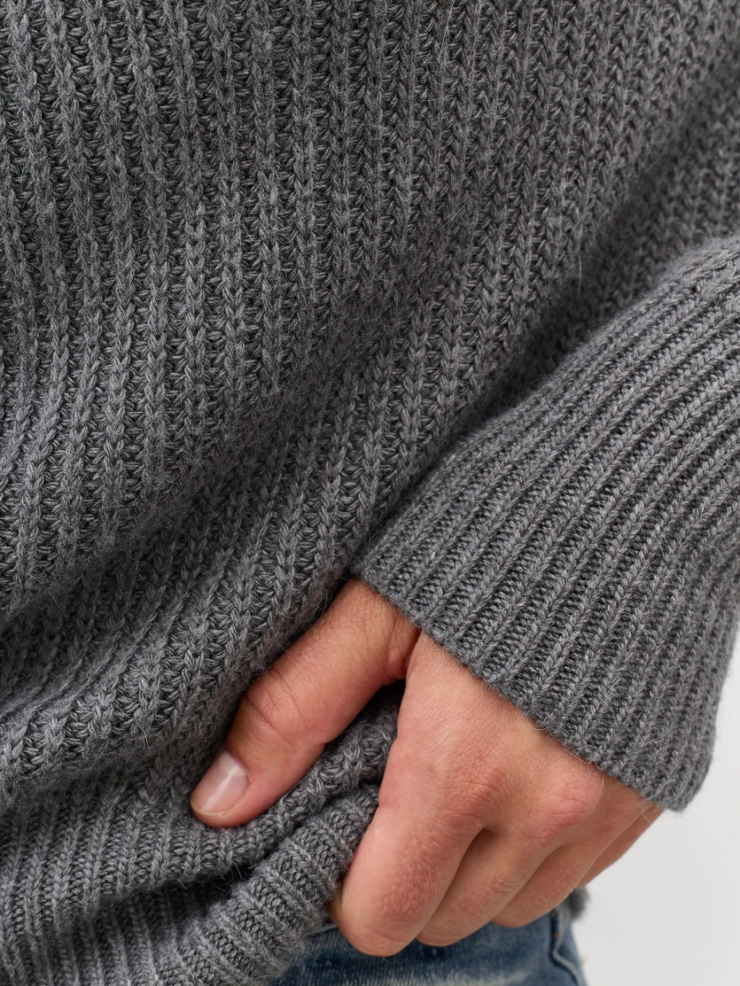 Свитер с отложным воротником на молнии