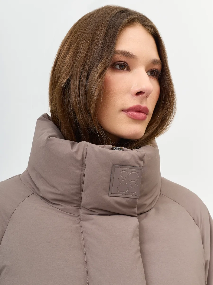 Теплая куртка с минималистичным декором