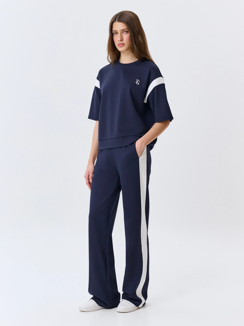 Джемпер с контрастными вставками