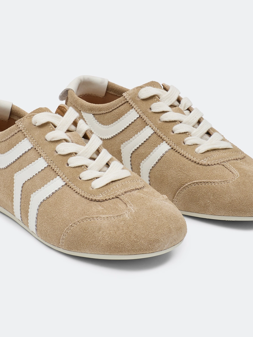Замшевые кеды с контрастными полосками