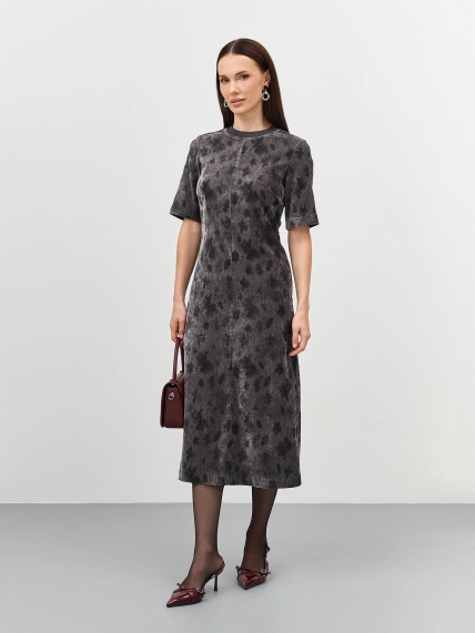 Велюровое платье с принтом