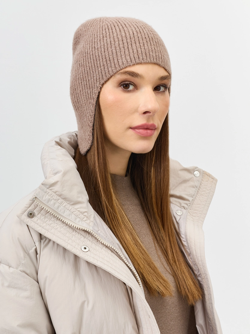 Шапка-чепчик с шерстью