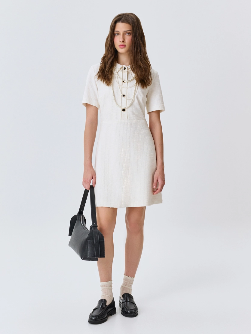 Трикотажное платье с металлическими пуговицами