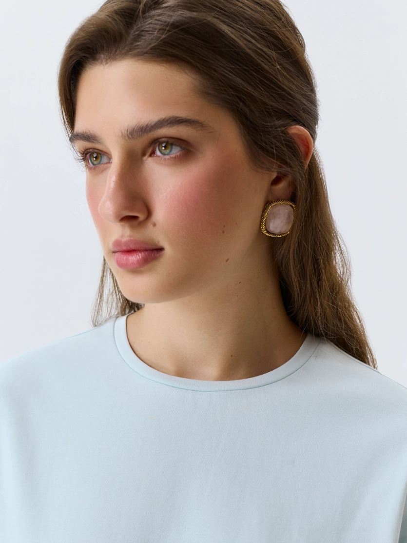 Базовая яркая футболка