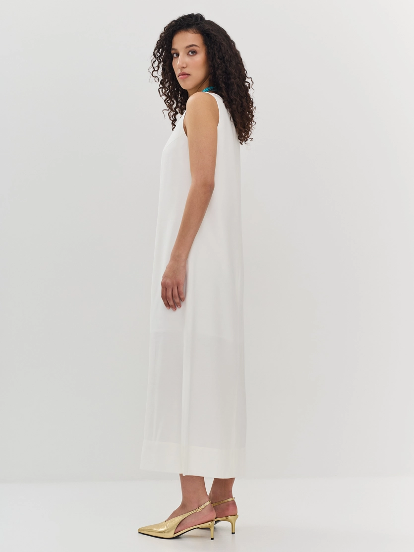 Летнее платье из вискозы с поясом