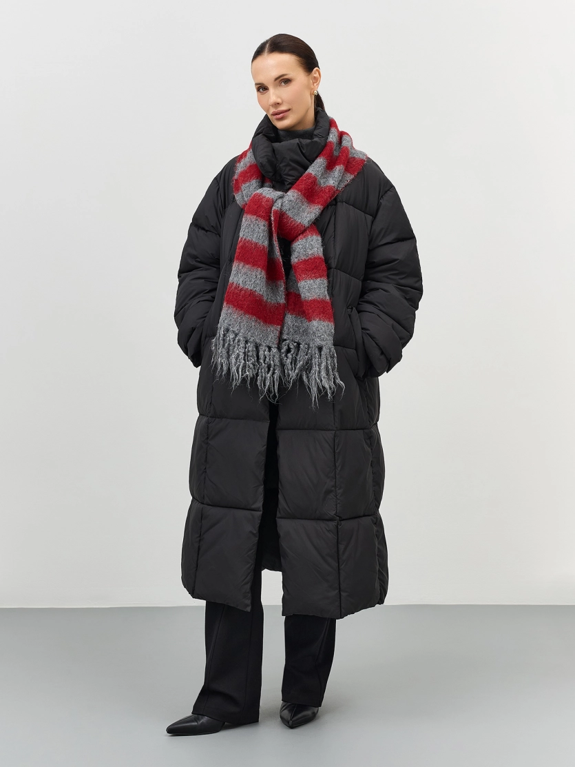 Яркий шарф в полоску 