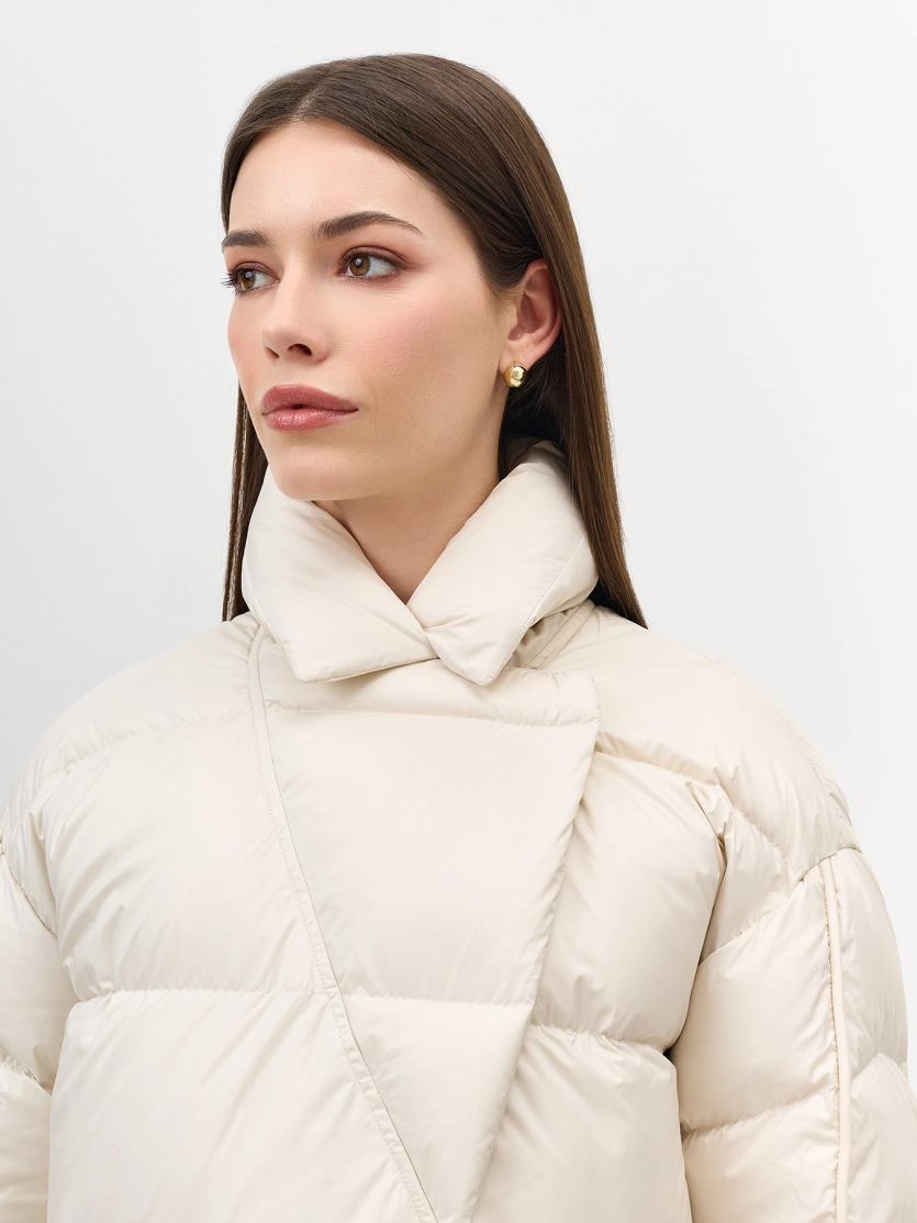 Пуховик на запах с трикотажной манишкой