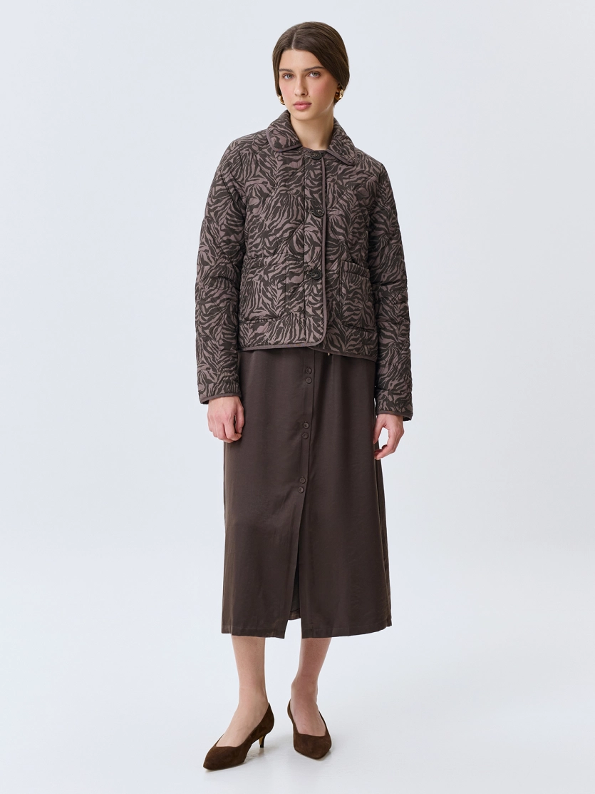 Утепленный жакет с анималистичным принтом