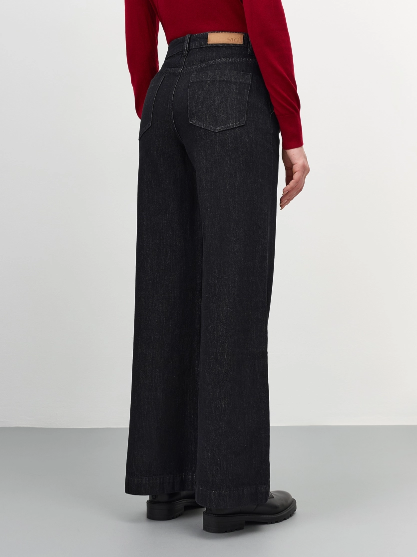 Широкие черные джинсы