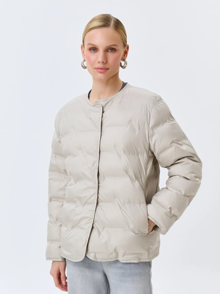 Стеганная куртка с  шарфом