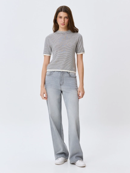 Джемпер в тонкую полоску