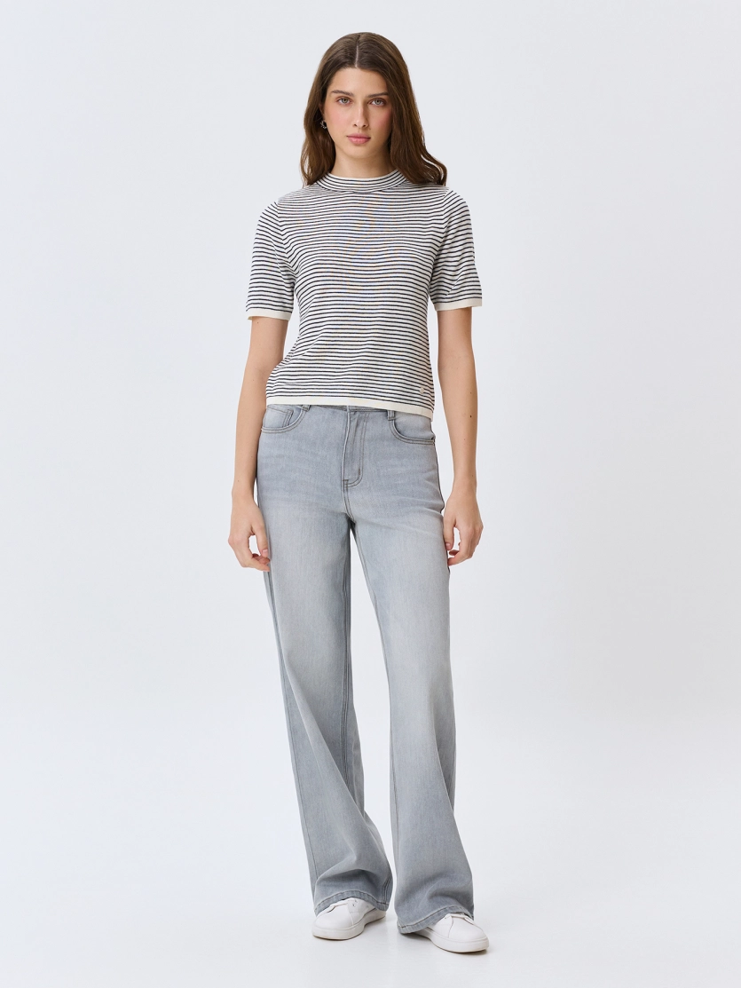 Джемпер в тонкую полоску