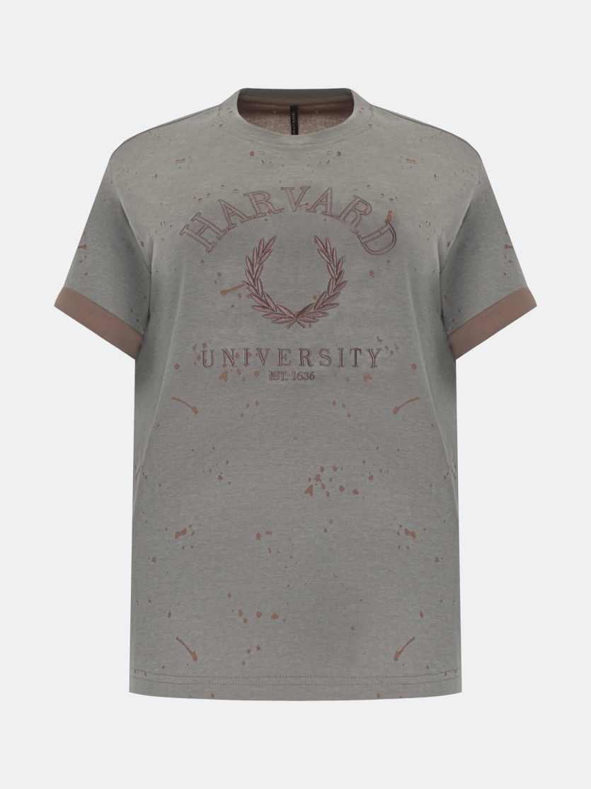 Футболка с дестроями в стиле "College" 