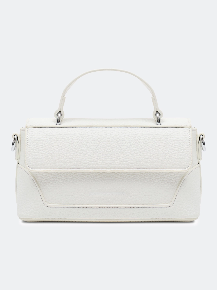 Белая сумка-багет