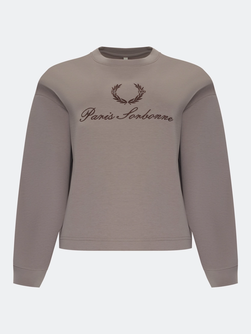 Oversize свитшот с деликатной вышивкой