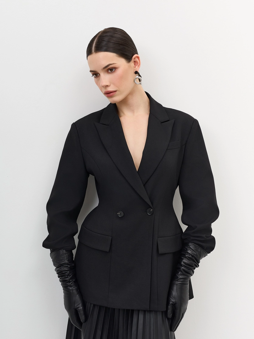Приталенный двубортный блейзер 