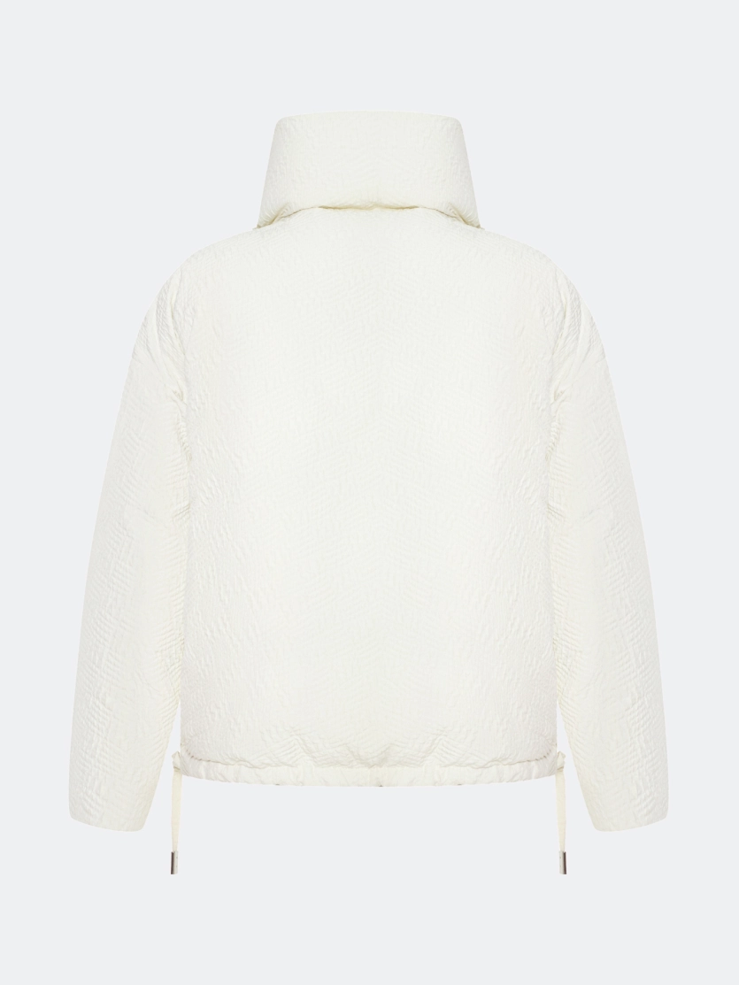 Объемная куртка из фактурной ткани