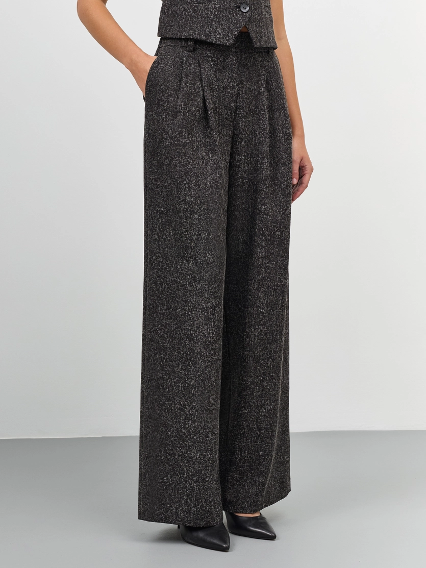 Брюки с мягкими складками из смесовой вискозы