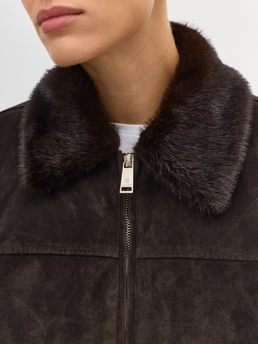 Замшевая куртка с искусственным мехом