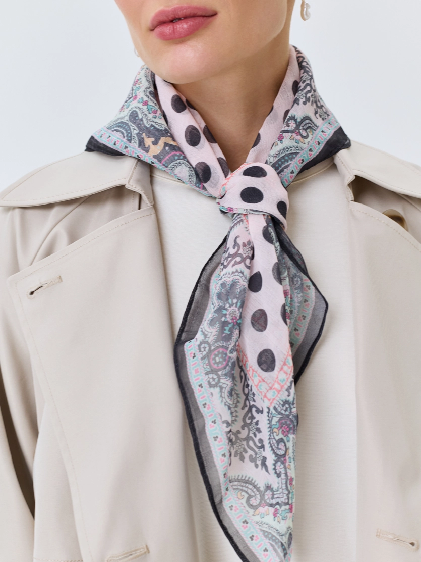 Легкий платок с абстрактным узором