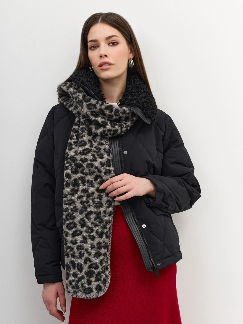 Мягкий шарф с анималистичным принтом