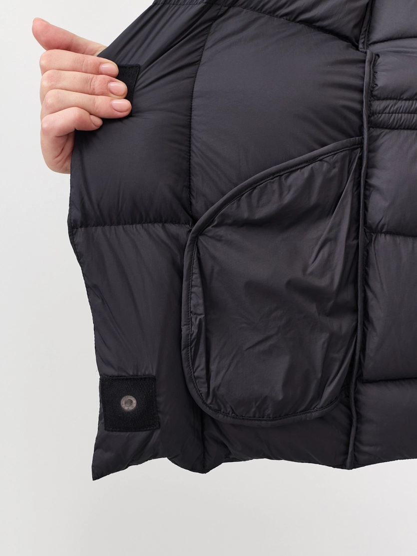 Легкий короткий пуховик