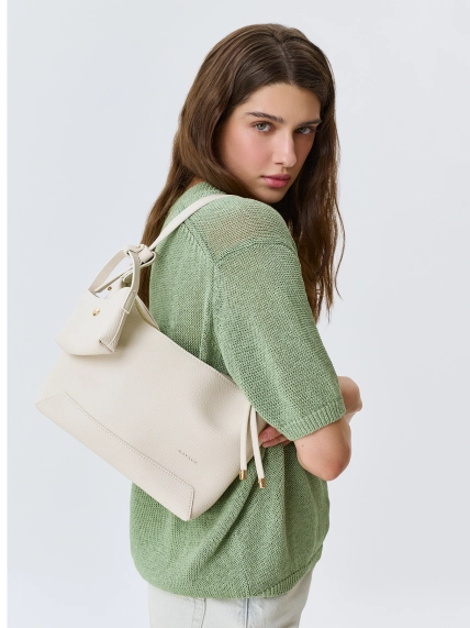 Сумка из эко кожи с обвесом